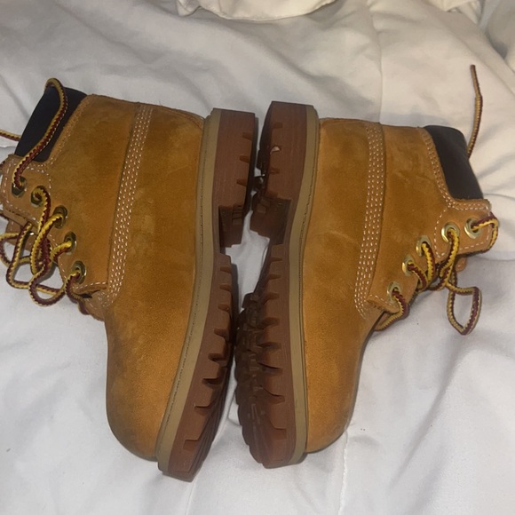 Kids Timberland boots. - Picture 3 of 4